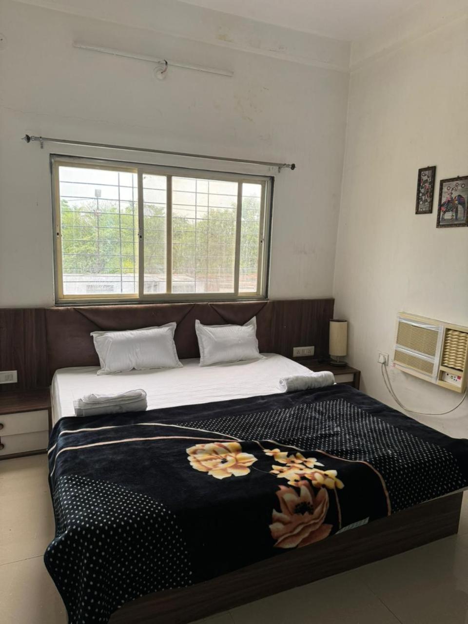 Siya Villa Ujjain Esterno foto
